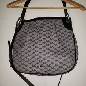 Michael Kors Hand/Shoulder bag (great condition)
